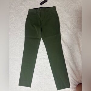 NWT - Stylish Pants from Banana Republic in Green